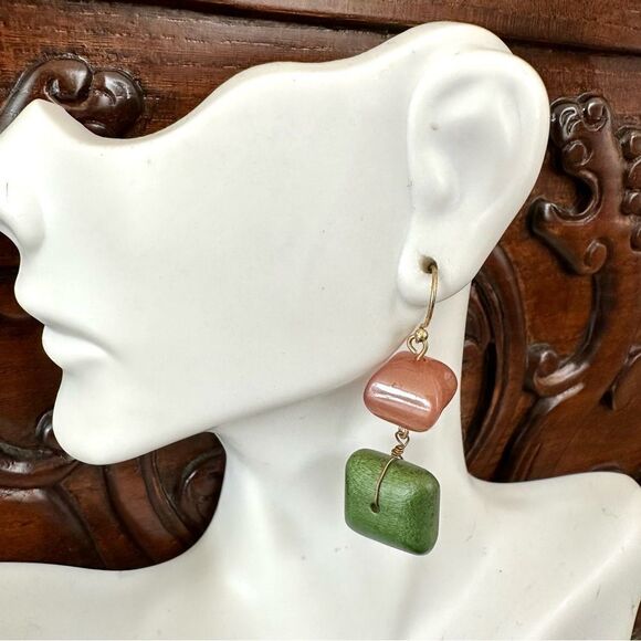 Chico’s Diadora green and orange drop earrings - Picture 5 of 9